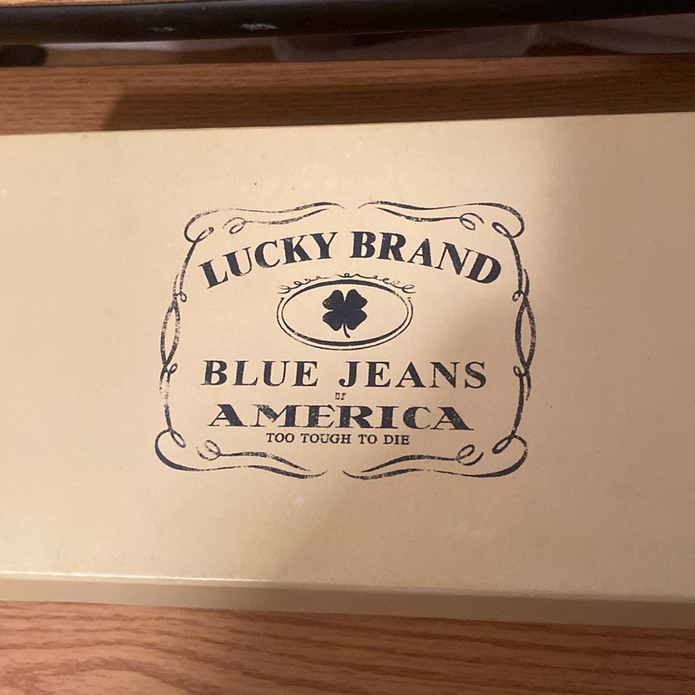 Lucky Brand Sandles. NWOT never been worn. Size 8